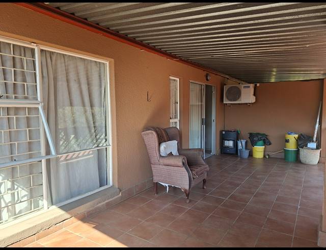 2 BEDROOM APARTMENT FOR SALE IN SAFARI GARDENS